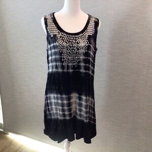 BLACK/WHITE TIE DYE DRESS WITH SILVER EMBELLISHMENT IN FRONT